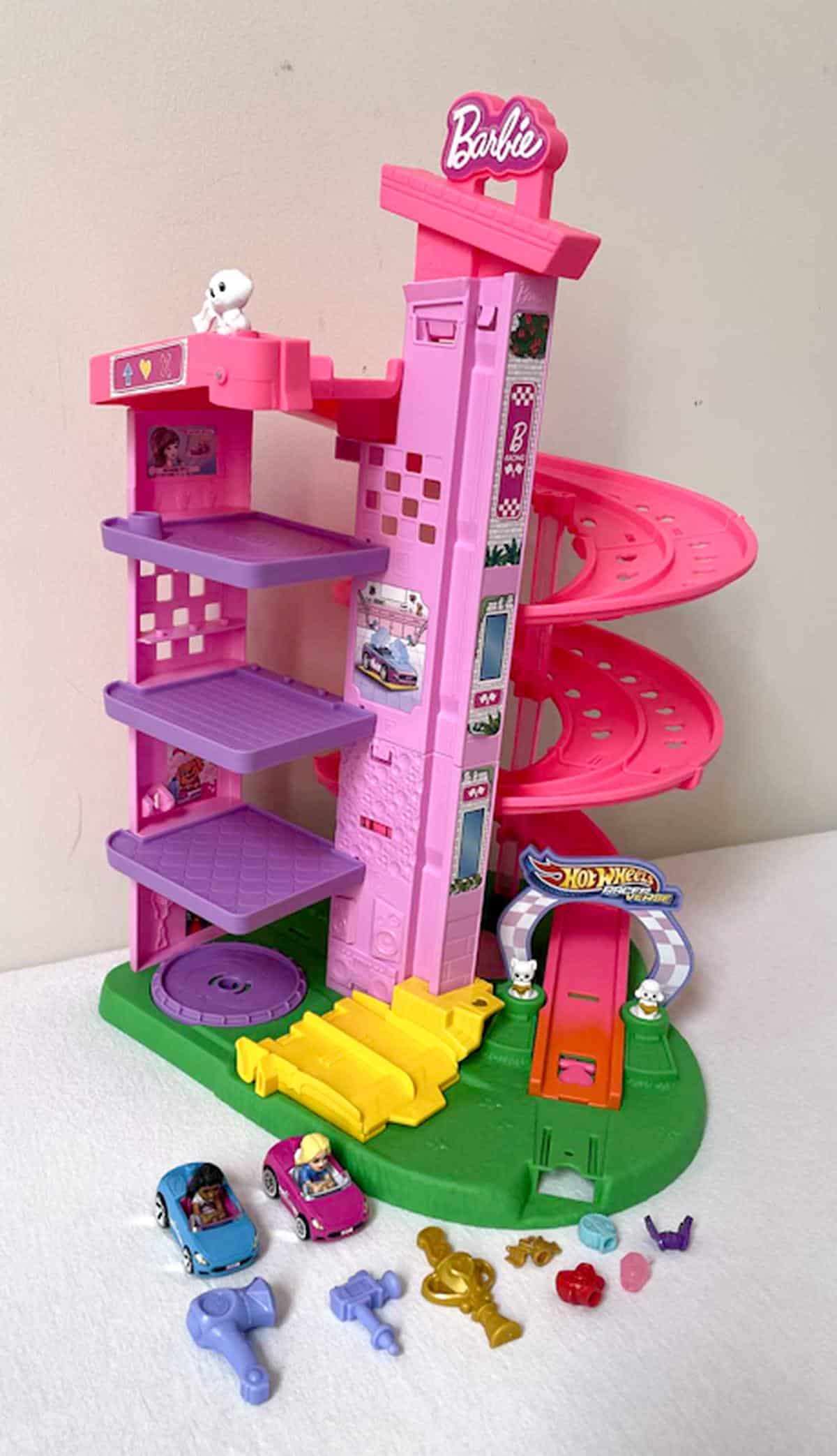 Hot Wheels Racer Verse Barbie  Spiral Race Track