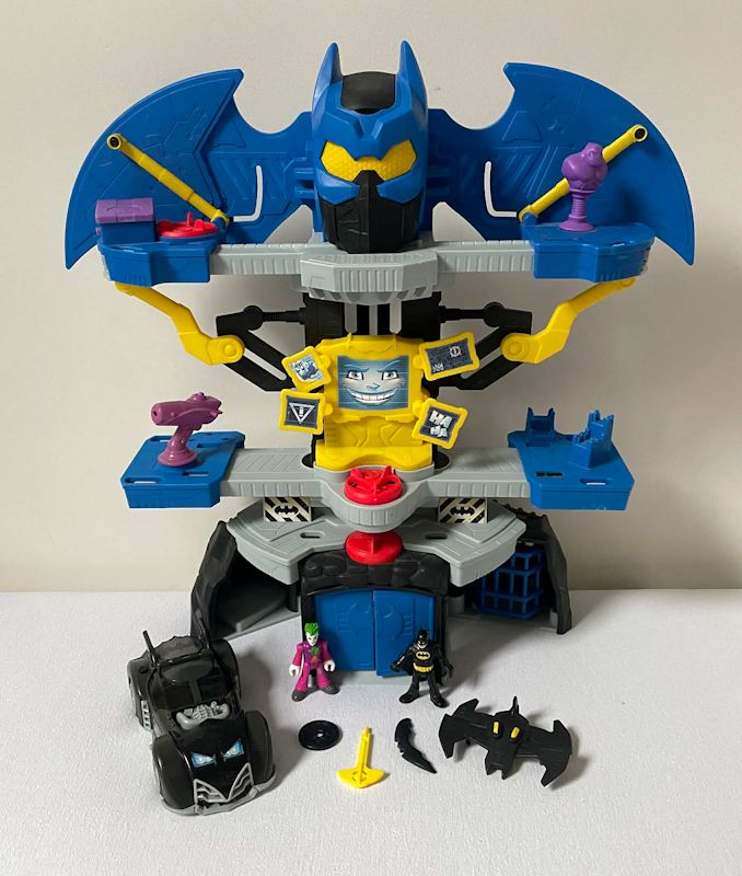 Imaginext DC Super Friends Transforming Batcave