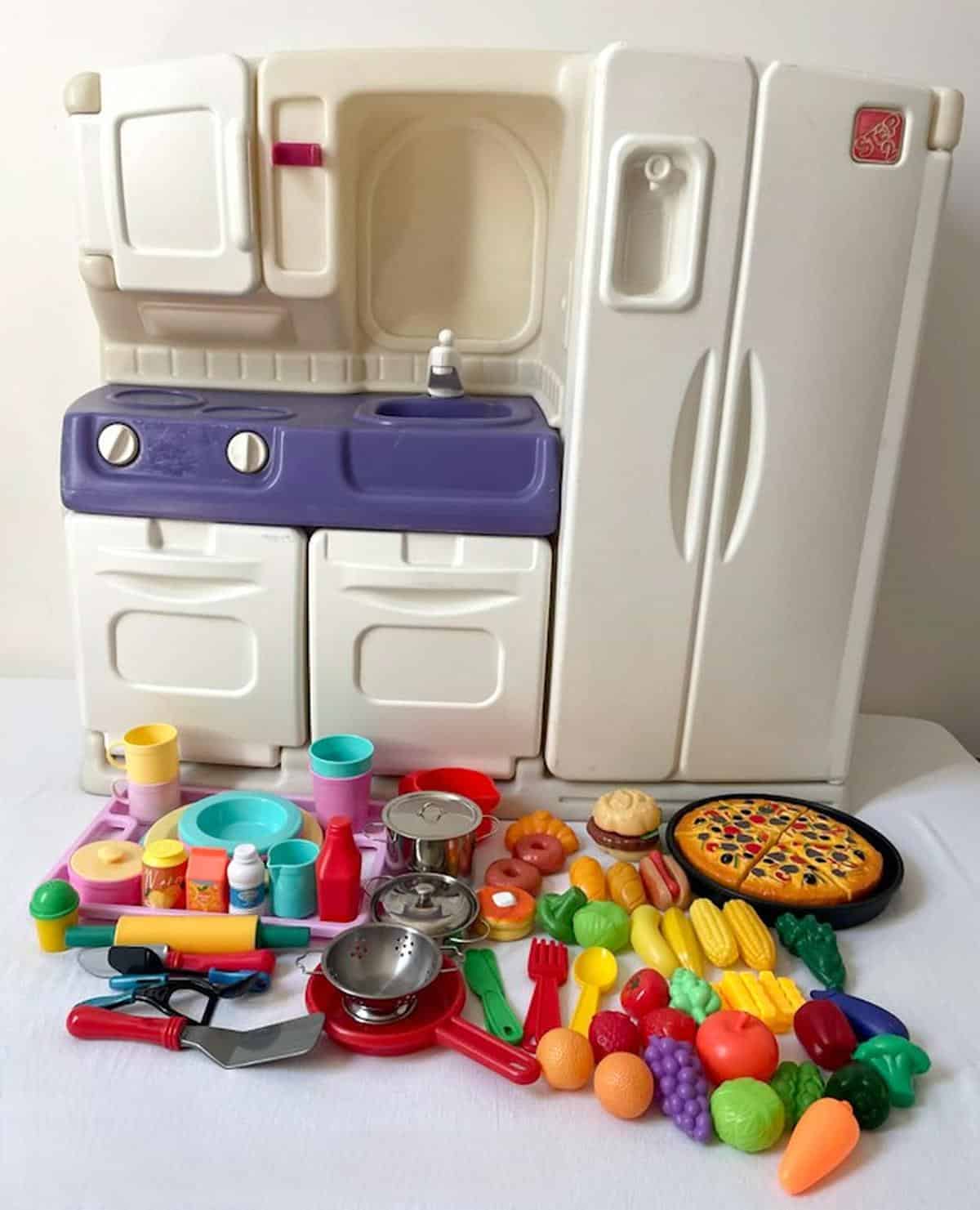 Step 2 Kitchen & Fridge